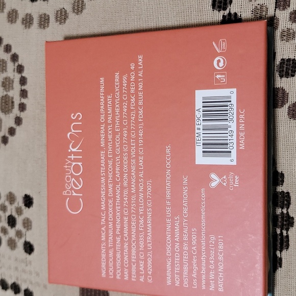 COPY - Beauty Creations Cali Chic Eyeshadow Palette - Picture 3 of 3